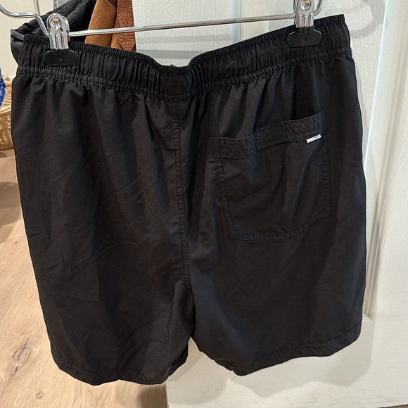 Vuori Black Athletic Shorts - Picture 6 of 6